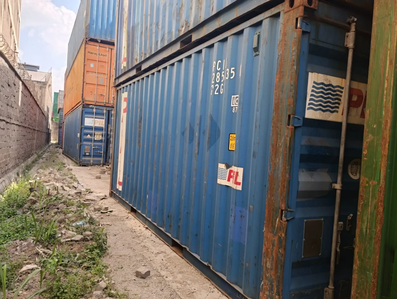 Used shipping container exterior, side view